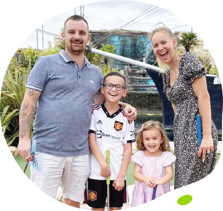 Golfing family outing - Ronni & Freddi's Mito Mission